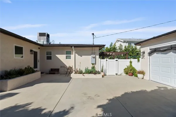 $999,000 | 14729 Bassett Street, Van Nuys, CA 91405