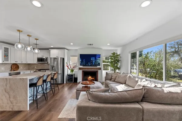 $999,000 | 14729 Bassett Street, Van Nuys, CA 91405