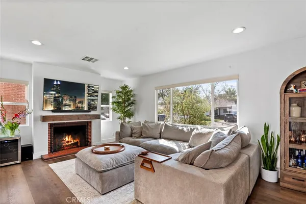 $999,000 | 14729 Bassett Street, Van Nuys, CA 91405