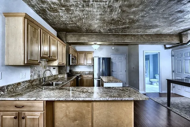 $2,000 | 23-33 Middle Street, Unit 4, Lowell, MA 01852