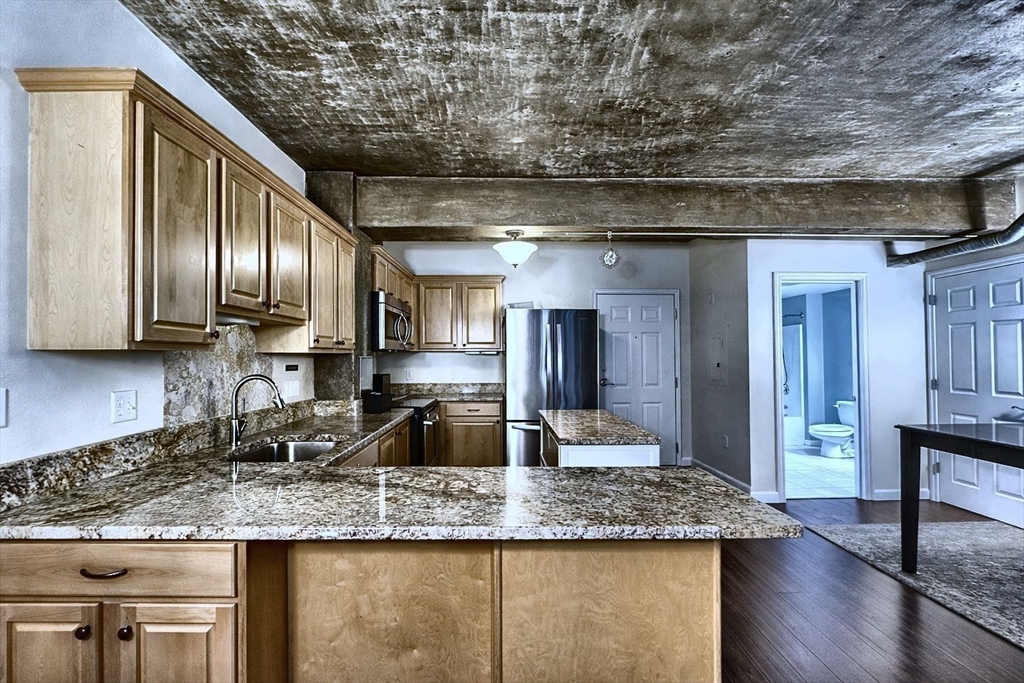 23-33 Middle Street, Unit 4 Lowell, MA 01852 - Photo 4 of 10