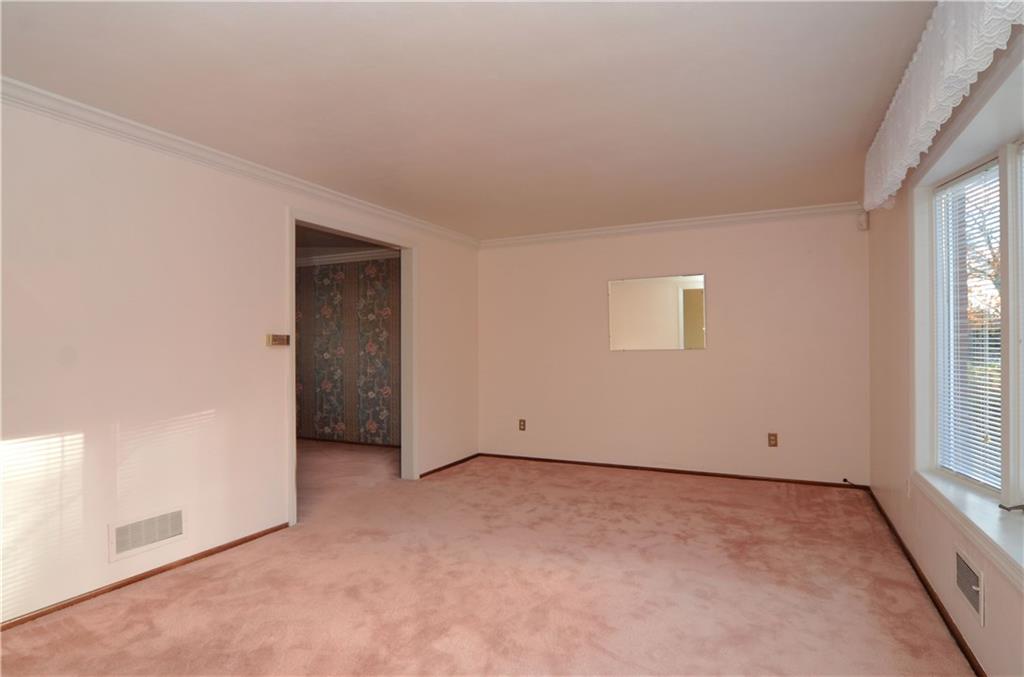 2019 Cutter Drive McKees Rocks, PA 15136 - Photo 4 of 20