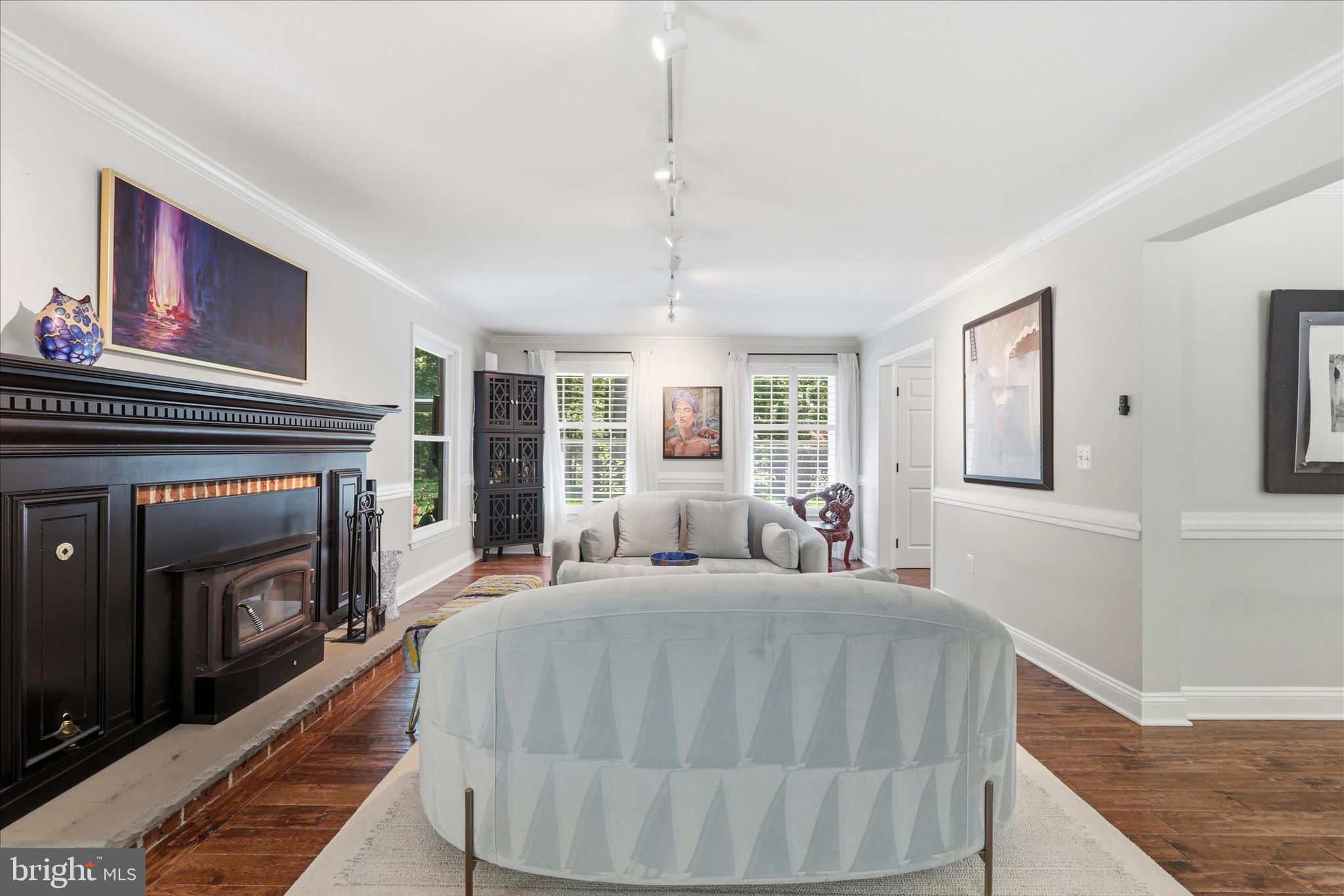 7514 Evans Ford Road Clifton, VA 20124 - Photo 24 of 86 Living Room View 2