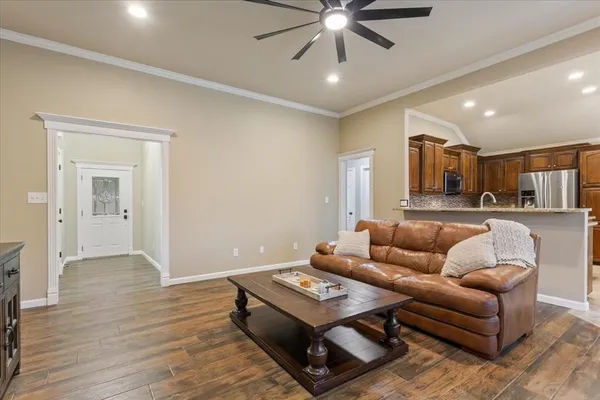 $364,900 | 10517 Calaveras Drive, Waco, TX 76708
