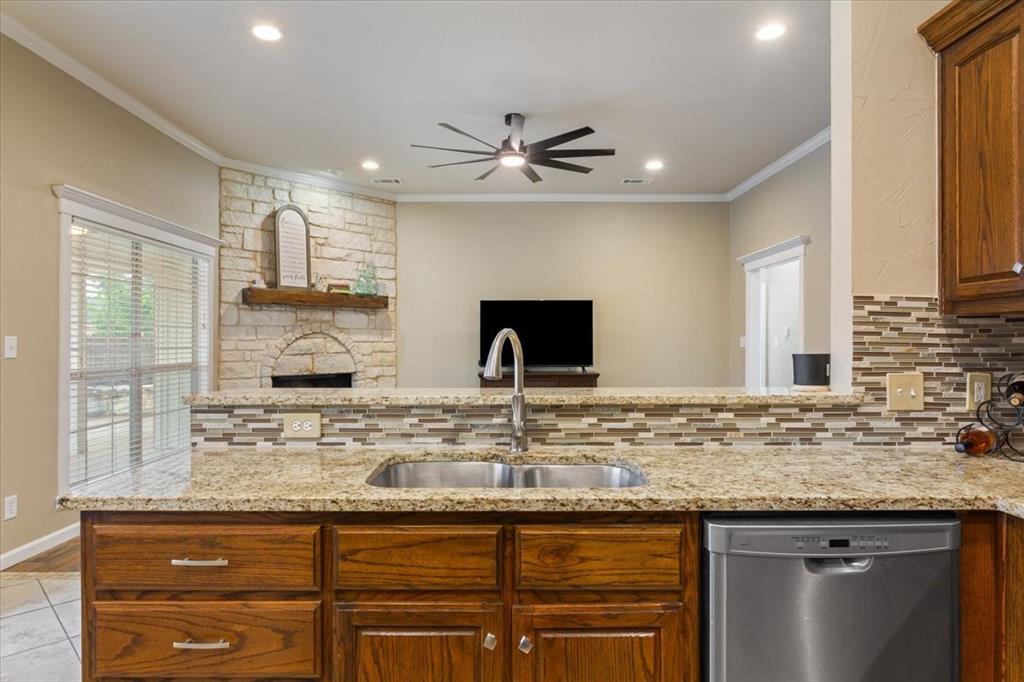 10517 Calaveras Drive Waco, TX 76708 - Photo 18 of 36