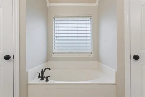 $364,900 | 10517 Calaveras Drive, Waco, TX 76708