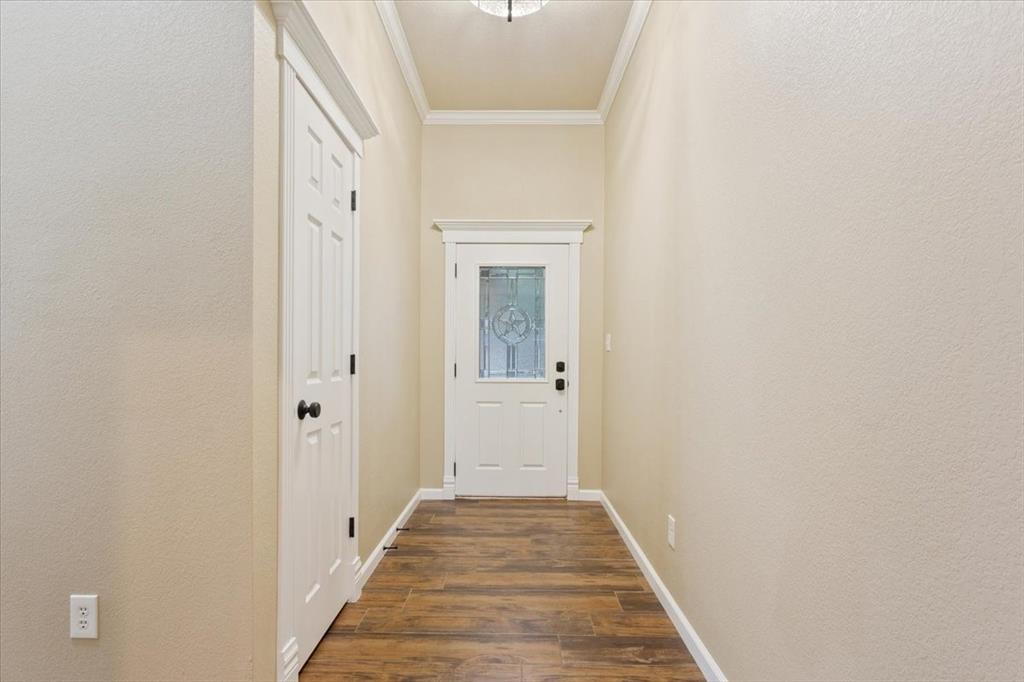 10517 Calaveras Drive Waco, TX 76708 - Photo 6 of 36