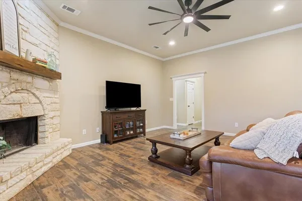 $364,900 | 10517 Calaveras Drive, Waco, TX 76708