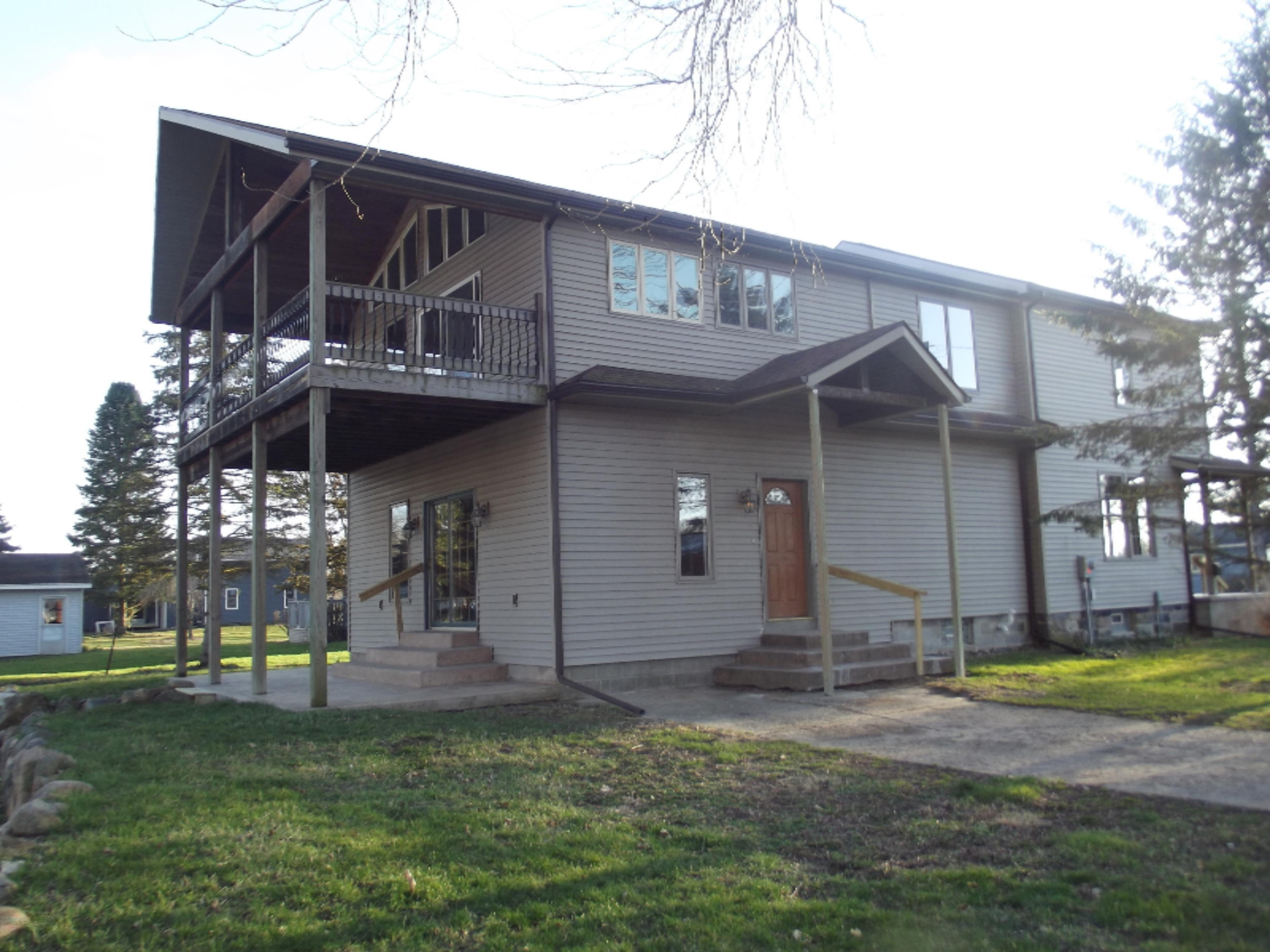 404 South Williams Street Bellevue, MI 49021 - Photo 4 of 37 2017-03-28 18.01.34