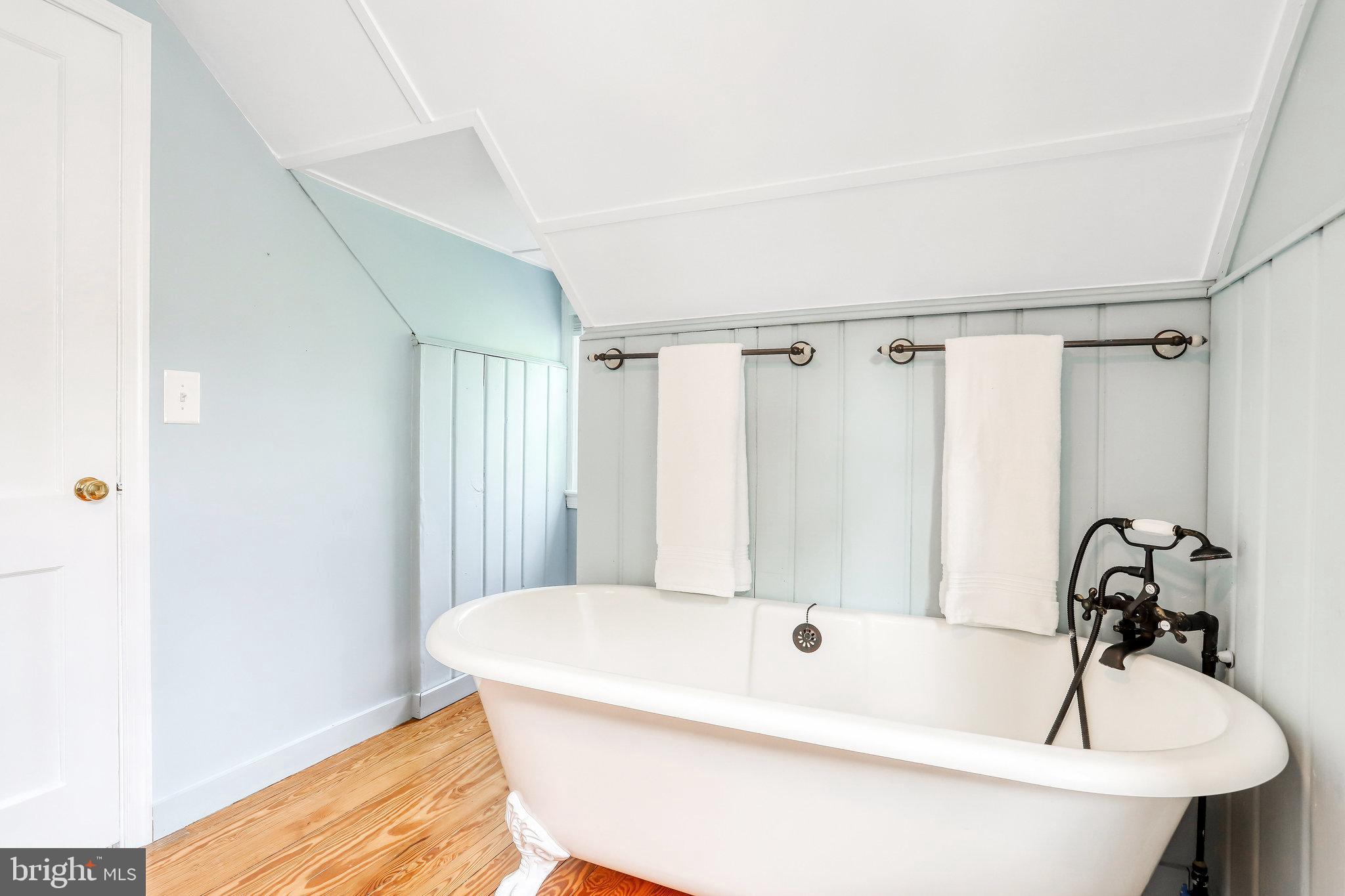 2827 West George Mason Road Falls Church, VA 22042 - Photo 38 of 77 Gallery Image 38
