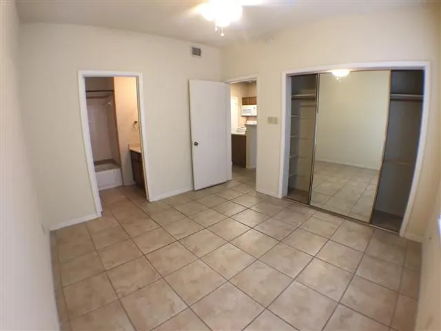 $1,000 | 2216 San Gabriel Street, Unit 108, Austin, TX 78705