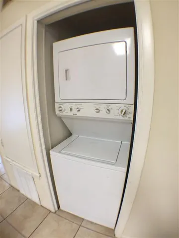 $1,000 | 2216 San Gabriel Street, Unit 108, Austin, TX 78705