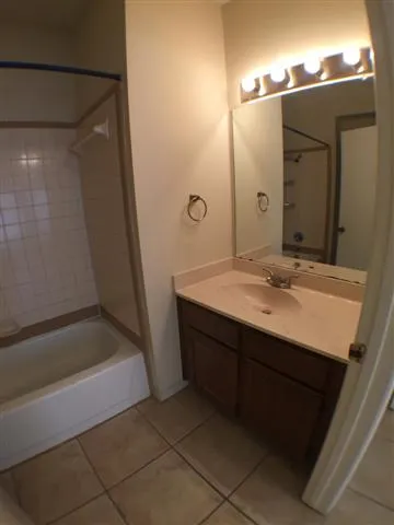 $1,000 | 2216 San Gabriel Street, Unit 108, Austin, TX 78705