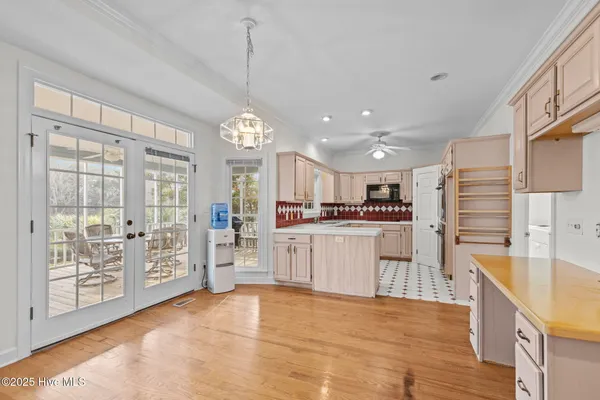 $1,232,000 | 203 Red Snapper Drive, Emerald Isle, NC 28594