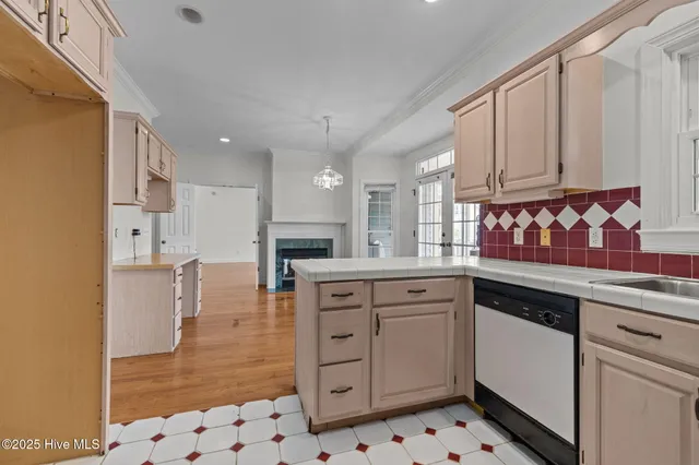 $1,257,000 | 203 Red Snapper Drive, Emerald Isle, NC 28594