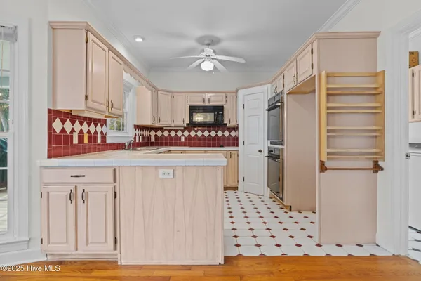 $1,232,000 | 203 Red Snapper Drive, Emerald Isle, NC 28594