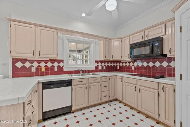 $1,257,000 | 203 Red Snapper Drive, Emerald Isle, NC 28594