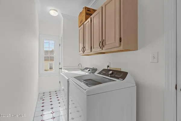 $1,232,000 | 203 Red Snapper Drive, Emerald Isle, NC 28594