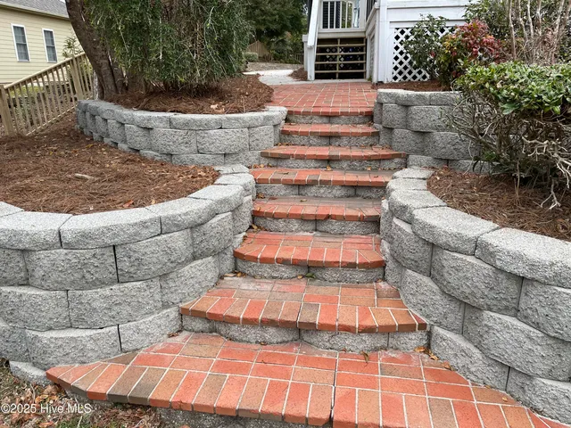 $1,257,000 | 203 Red Snapper Drive, Emerald Isle, NC 28594