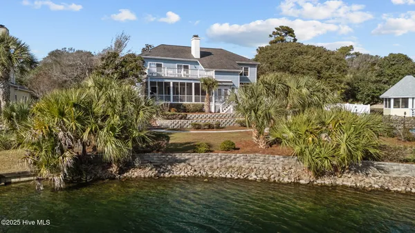 $1,232,000 | 203 Red Snapper Drive, Emerald Isle, NC 28594