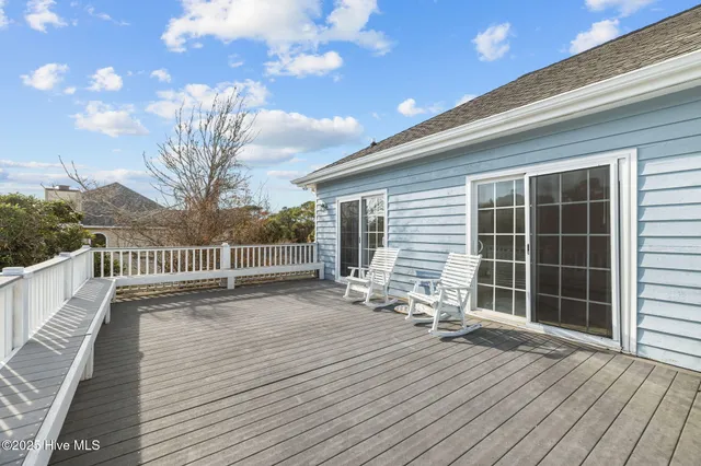 $1,257,000 | 203 Red Snapper Drive, Emerald Isle, NC 28594