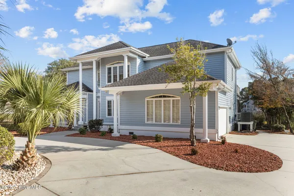 $1,232,000 | 203 Red Snapper Drive, Emerald Isle, NC 28594