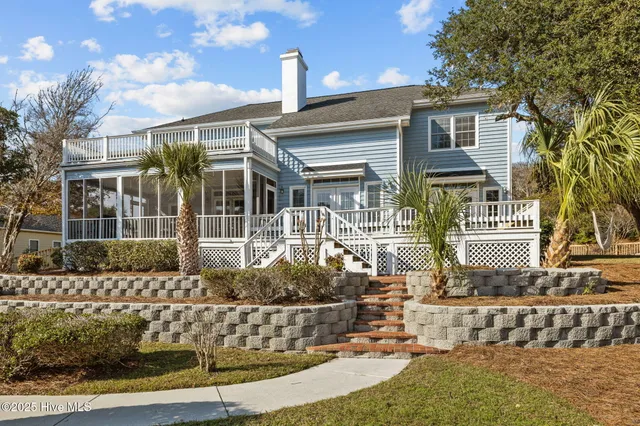 $1,257,000 | 203 Red Snapper Drive, Emerald Isle, NC 28594