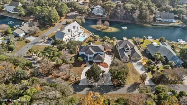 $1,232,000 | 203 Red Snapper Drive, Emerald Isle, NC 28594