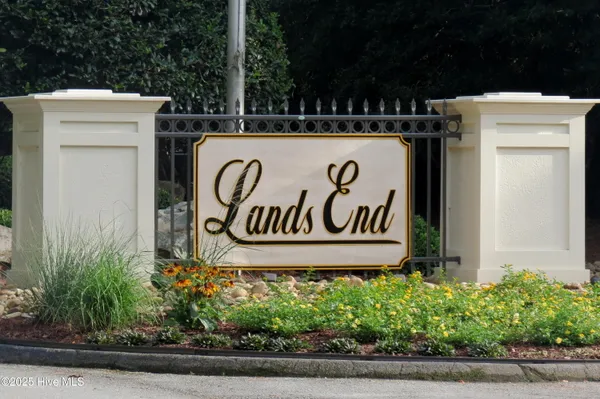 $1,232,000 | 203 Red Snapper Drive, Emerald Isle, NC 28594