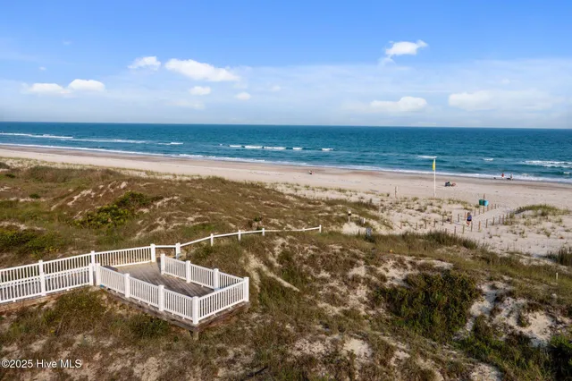 $1,257,000 | 203 Red Snapper Drive, Emerald Isle, NC 28594