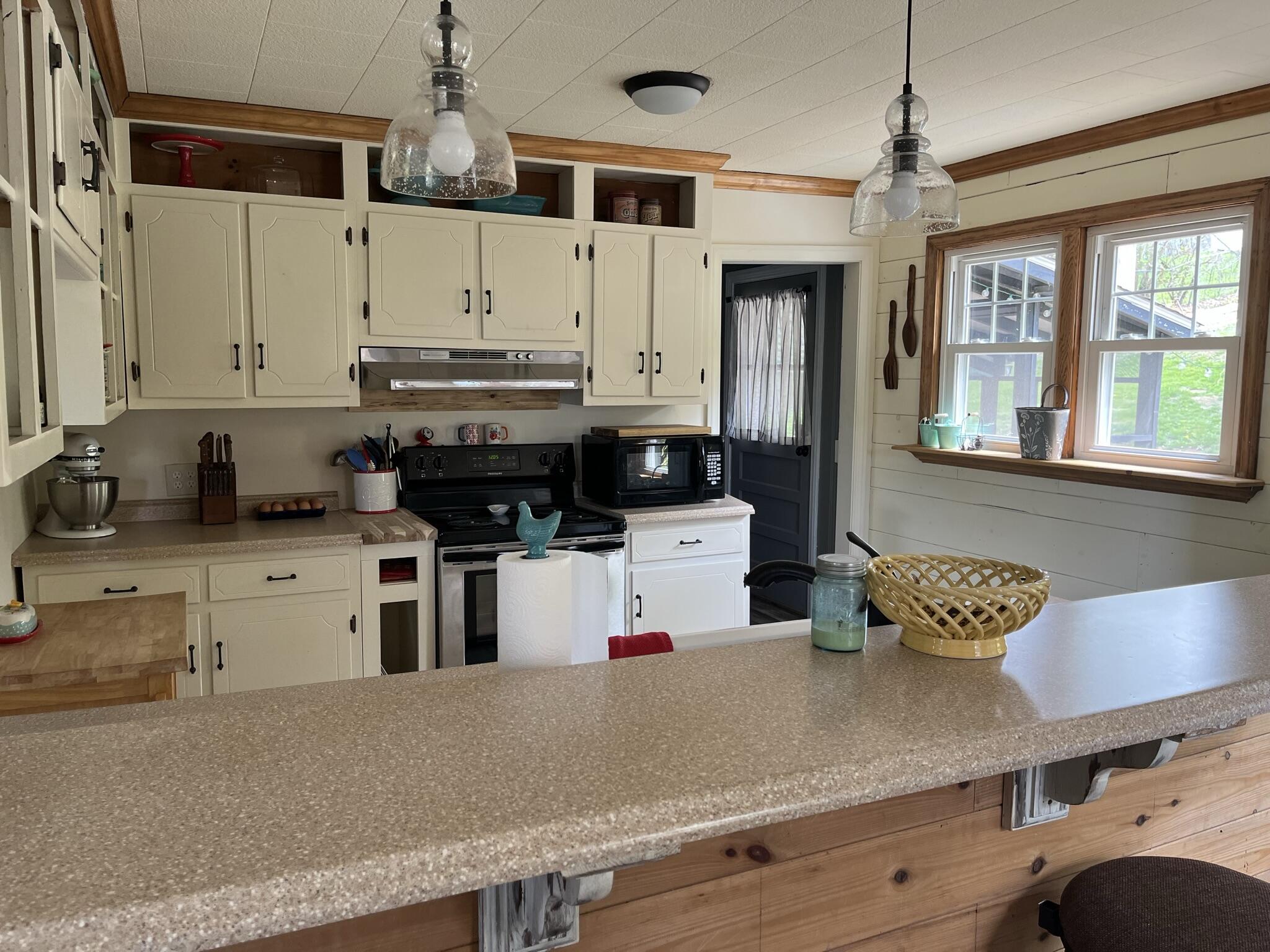 578 Coxtown Road Honaker, VA 24260 - Photo 5 of 17 IMG_7445