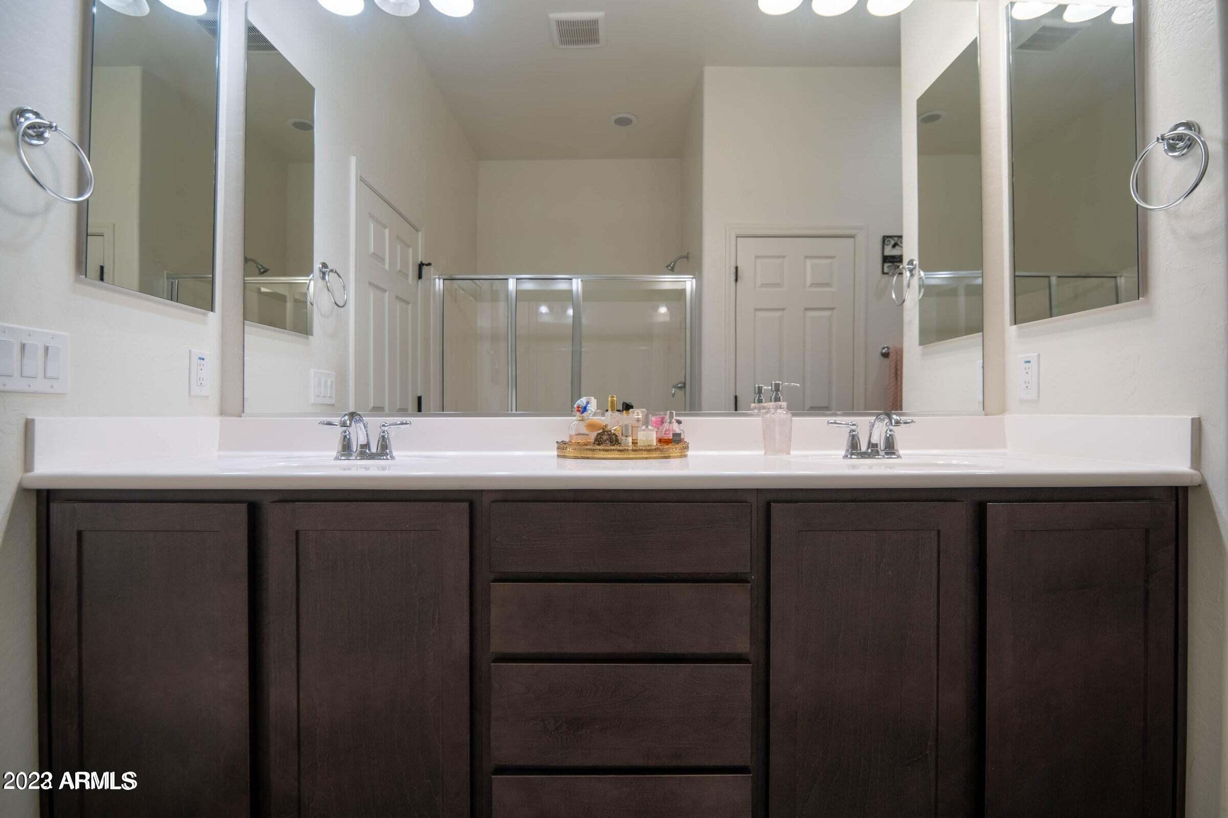 20621 West Alsap Road Buckeye, AZ 85396 - Photo 19 of 67 20221026205141168193000000-o