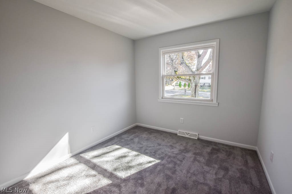 2713 Smith Road Akron, OH 44333 - Photo 14 of 26 Bedroom 2