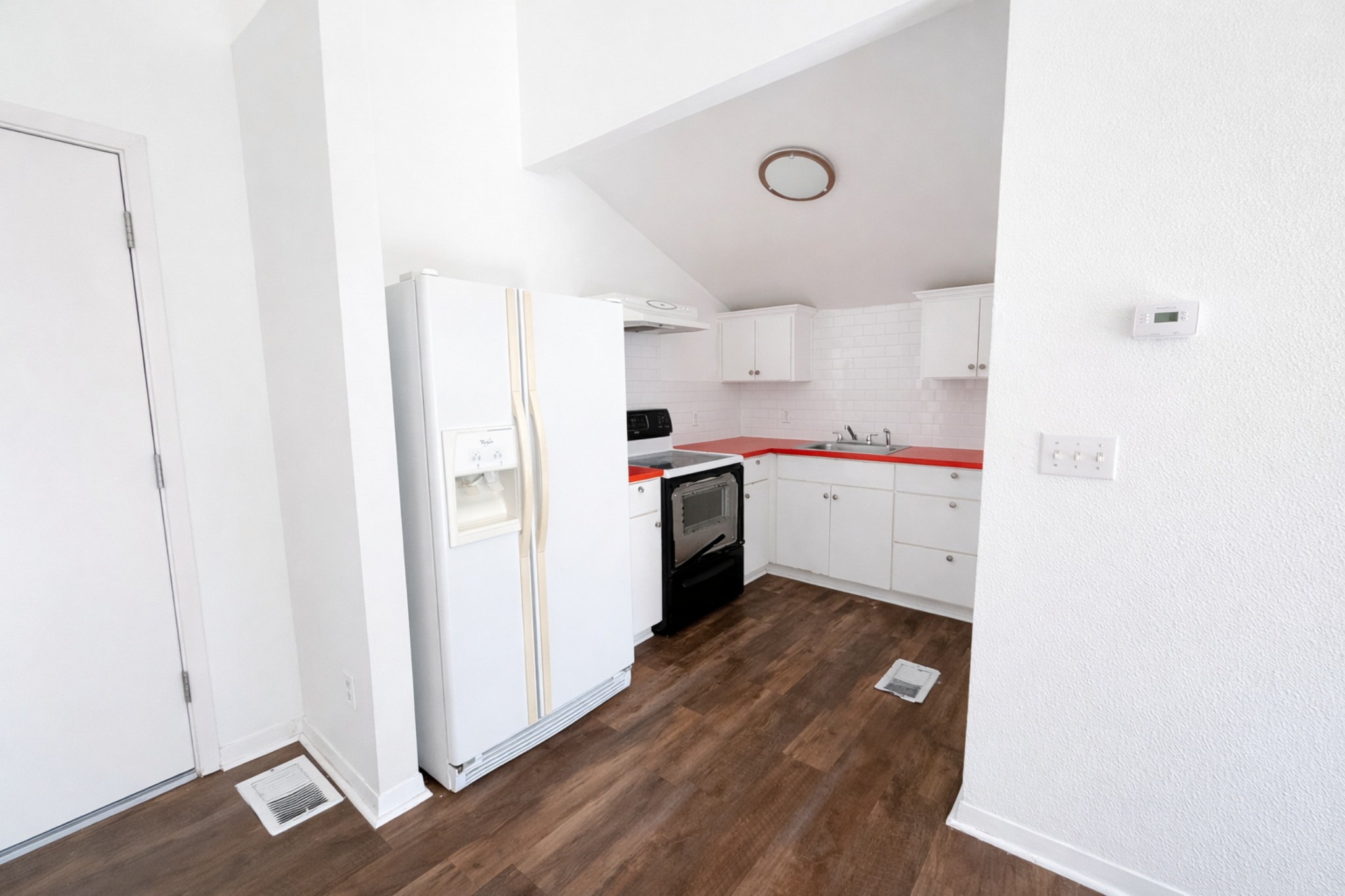 212 Lessin Lane, Unit B Austin, TX 78704 - Photo 2 of 8