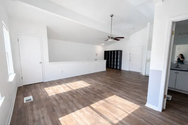 $1,150 | 212 Lessin Lane, Unit B, Austin, TX 78704