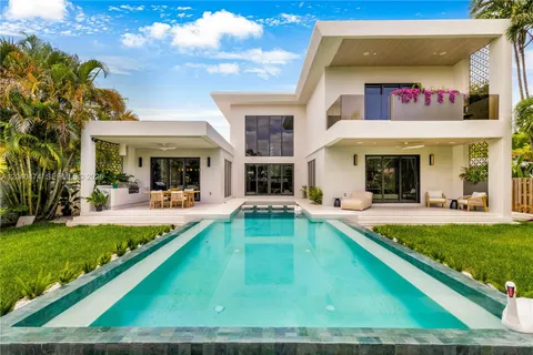 $4,700,000 | 1008 Northeast 114th Street, Biscayne Park, FL 33161