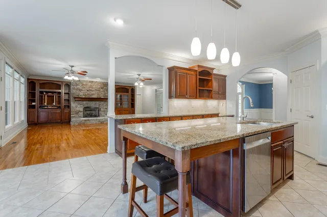 $799,500 | 9009 Brow Lake Road, Soddy Daisy, TN 37379