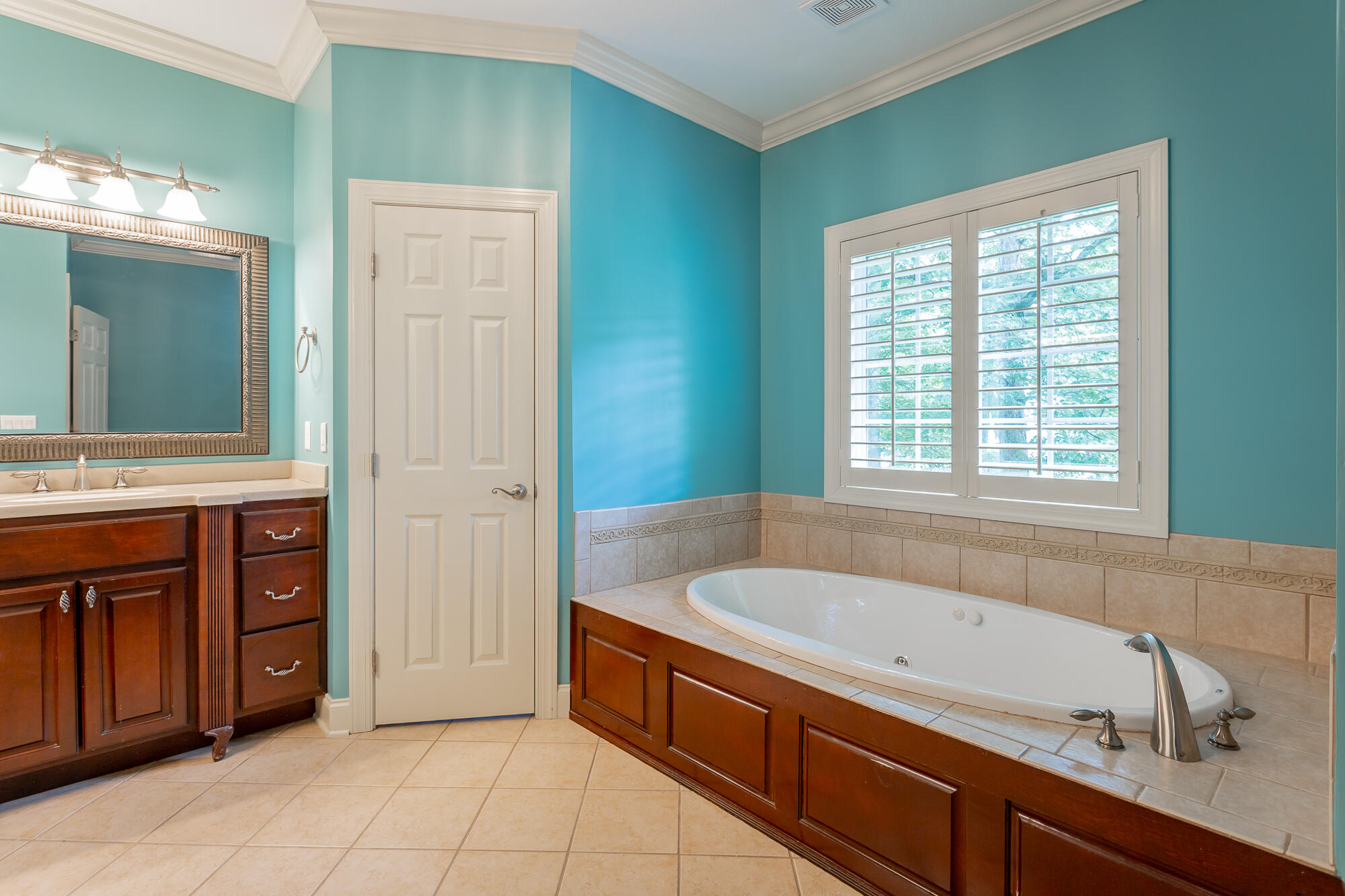 9009 Brow Lake Road Soddy Daisy, TN 37379 - Photo 38 of 85 Primary bath