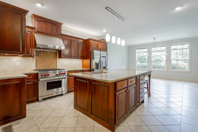 $799,500 | 9009 Brow Lake Road, Soddy Daisy, TN 37379