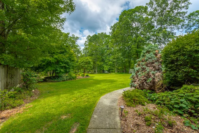 $799,500 | 9009 Brow Lake Road, Soddy Daisy, TN 37379