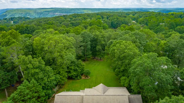 $799,500 | 9009 Brow Lake Road, Soddy Daisy, TN 37379
