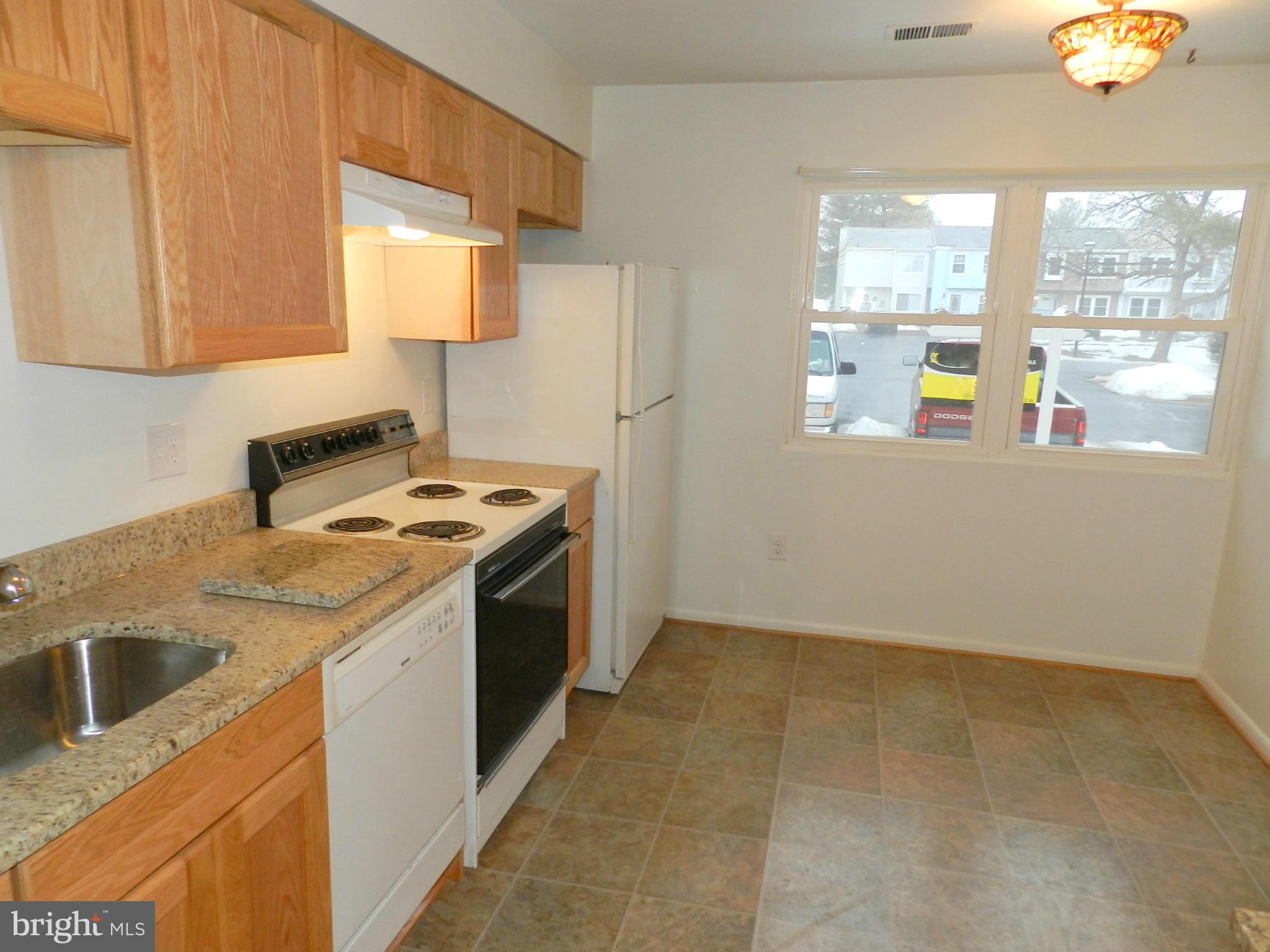 17503 Hoskinson Road Poolesville, MD 20837 - Photo 5 of 23 Kitchen