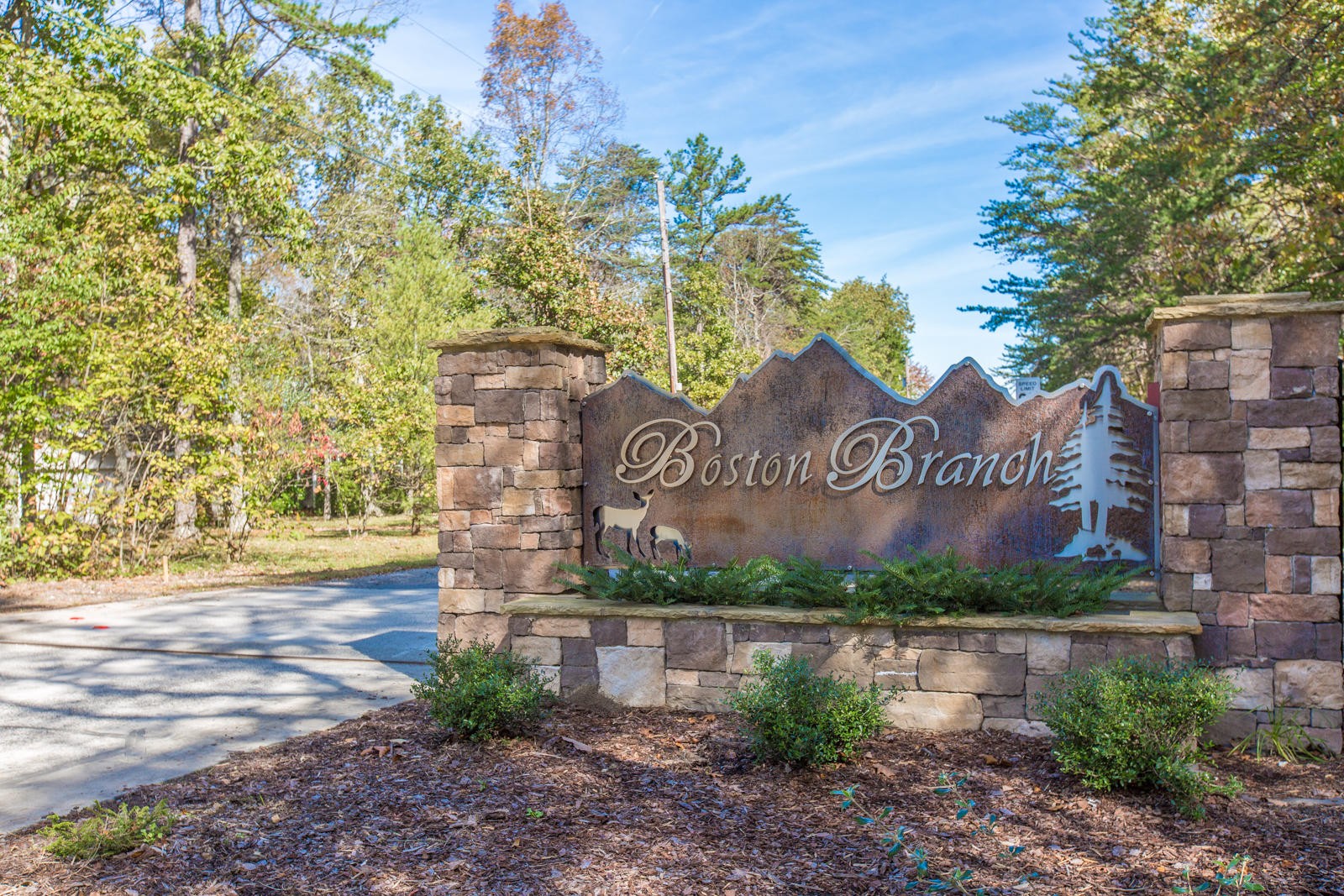 2341 Little Bend Road Signal Mountain, TN 37377 - Photo 2 of 10 Gallery Image 2