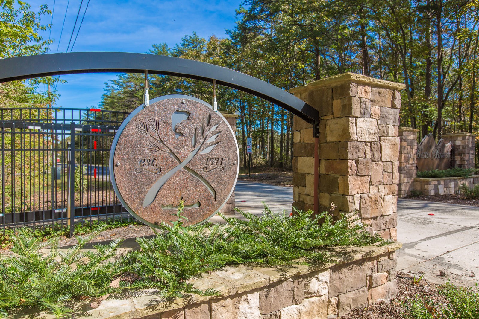 2341 Little Bend Road Signal Mountain, TN 37377 - Photo 3 of 10 Gallery Image 3