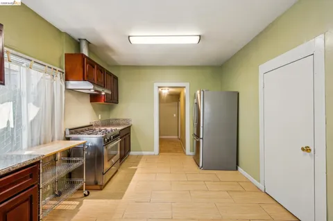 $699,000 | 1820 International Boulevard, Oakland, CA 94606