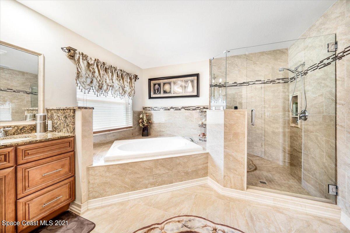 367 Abello Road Southeast Palm Bay, FL 32909 - Photo 18 of 28 Primary Bathroom