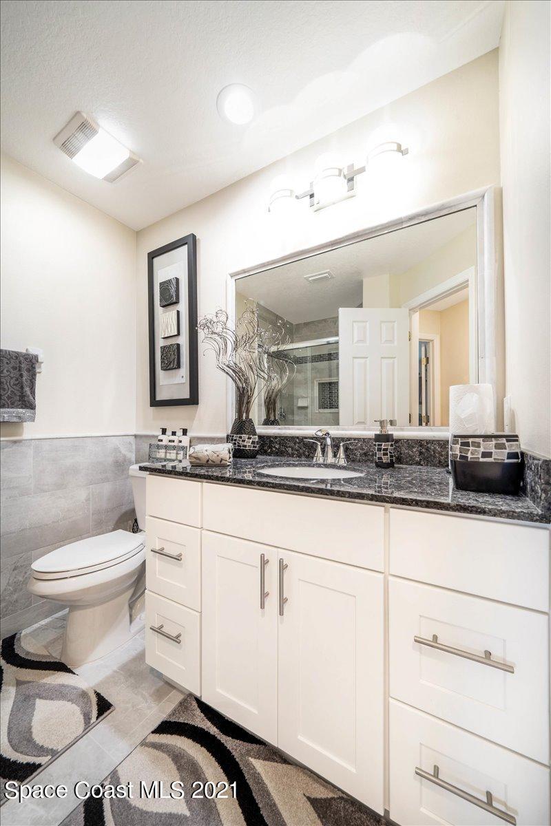 367 Abello Road Southeast Palm Bay, FL 32909 - Photo 22 of 28 Guest bathroom