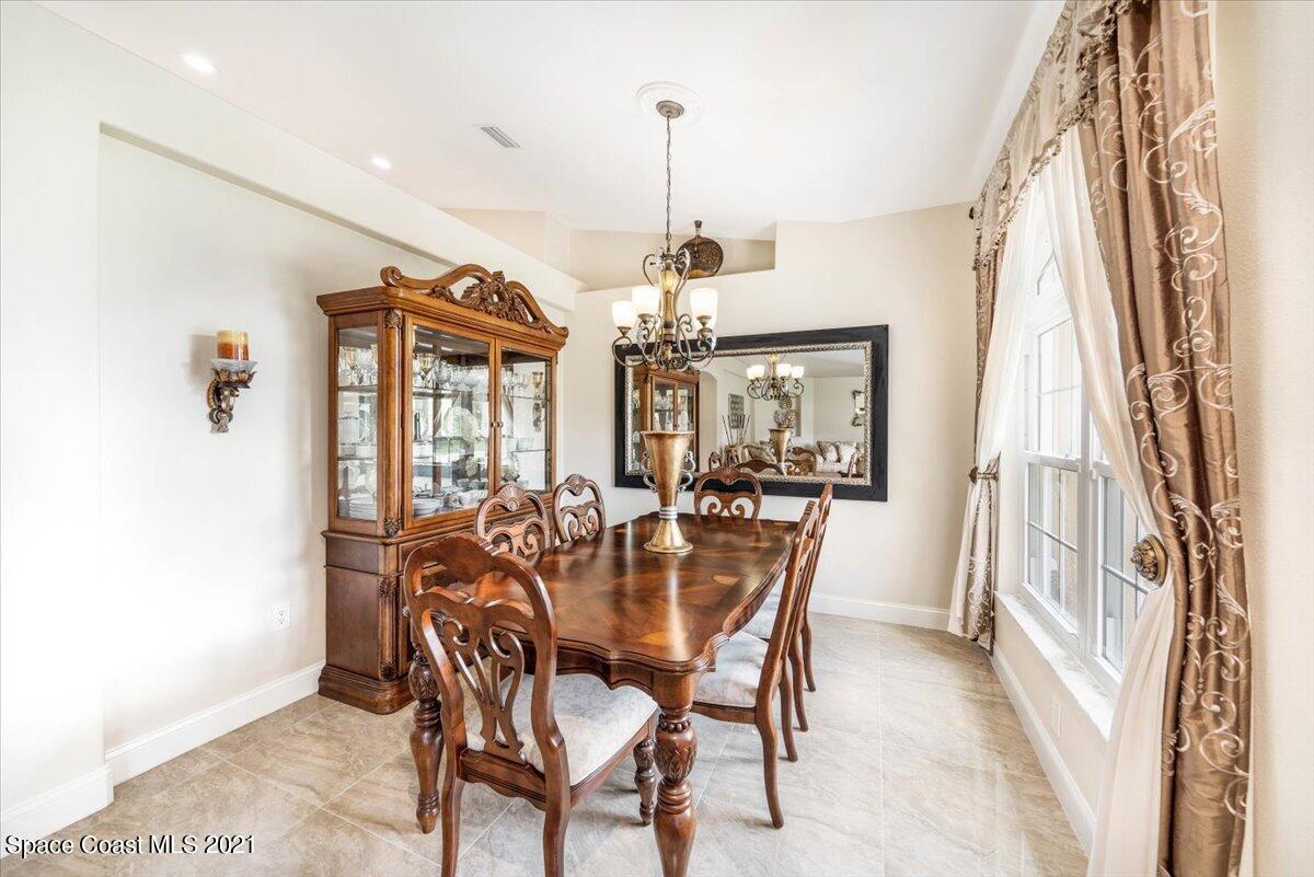 367 Abello Road Southeast Palm Bay, FL 32909 - Photo 6 of 28 Dining Room