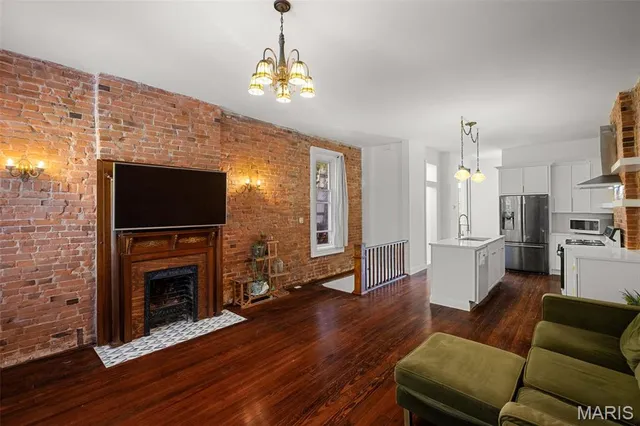 $259,900 | 5406 Reber Place, St. Louis, MO 63139