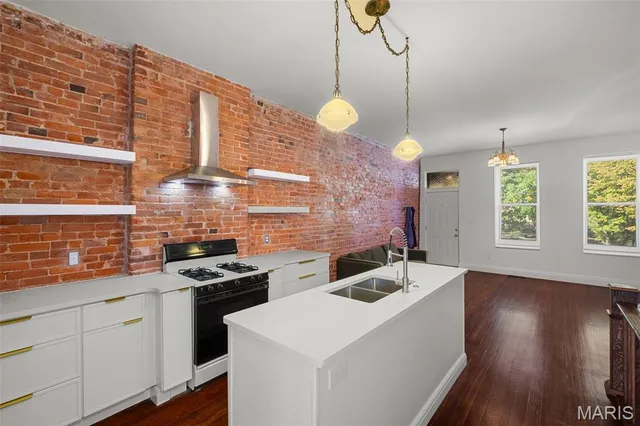 $259,900 | 5406 Reber Place, St. Louis, MO 63139